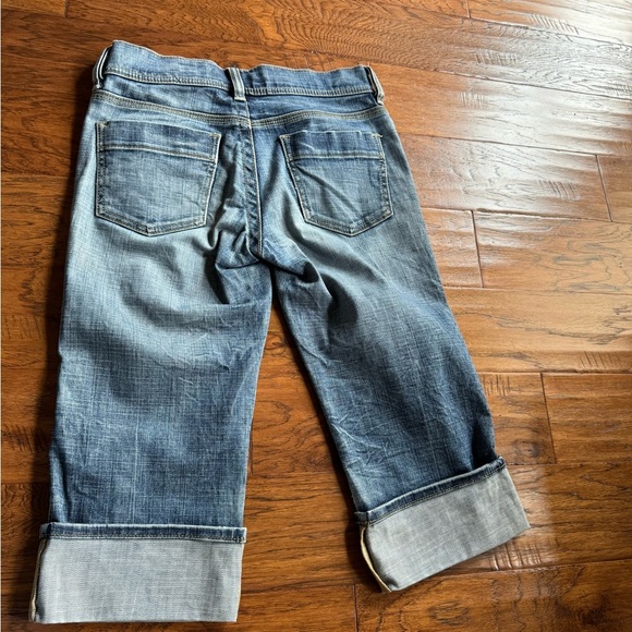Old Navy Cuff Denim Capris‎ - Picture 2 of 14